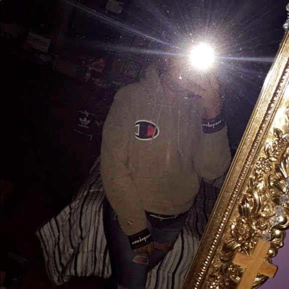 Meet your Posher, @villalobos_789 - Picture 3 of 3